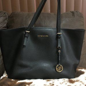 Michael Kors Jet Set Travel Large Saffiano Leather